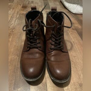 Steve Madden brown leather zip up boots size 9